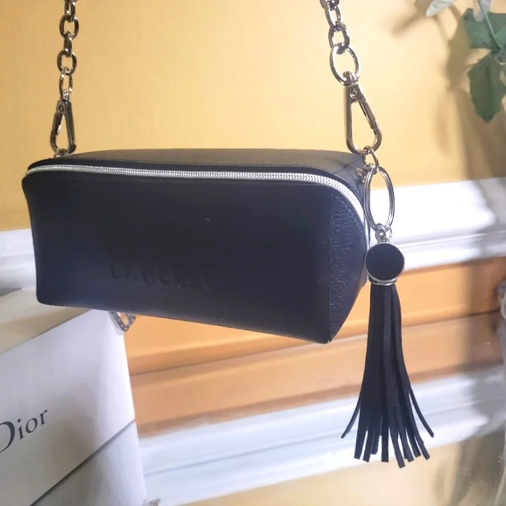 Host pick 🔥 Dior🔥beauty pouch convertible shoulder bag - Picture 6 of 17